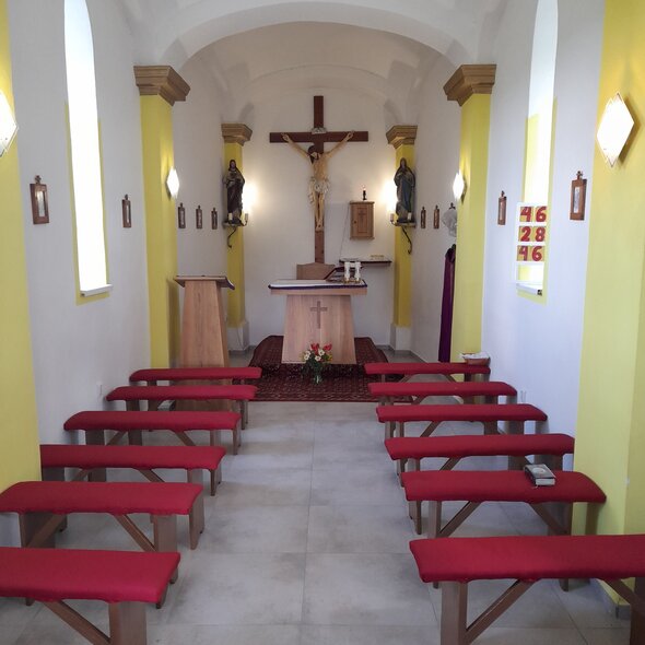 Kaplnka Svätého Kríža - pohľad zvnútra | Malé Chrašťany | Farnosť Beladice